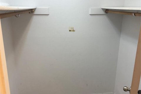 Casa en venta en Orlando, Florida, 3 dormitorios, 165.27 m2 № 2081608 - foto 9