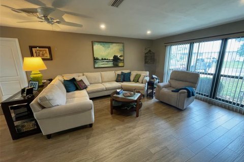 Villa ou maison à vendre à Rotonda, Floride: 3 chambres, 158.03 m2 № 2400097 - photo 8