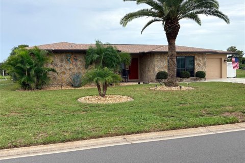 Villa ou maison à vendre à Rotonda, Floride: 3 chambres, 158.03 m2 № 2400097 - photo 2