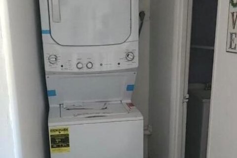 Снять в аренду магазин в Делрей-Бич, Флорида № 860775 - фото 1