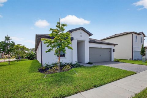 Villa ou maison à louer à St. Lucie, Floride: 4 chambres, 148.92 m2 № 2388233 - photo 2