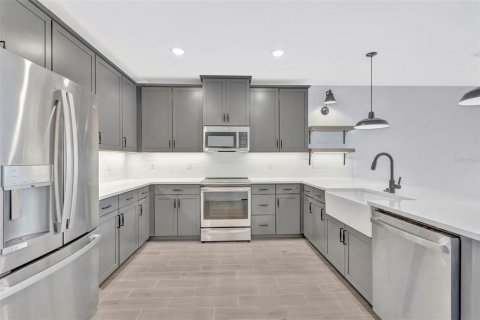 Villa ou maison à louer à St. Lucie, Floride: 4 chambres, 148.92 m2 № 2388233 - photo 8