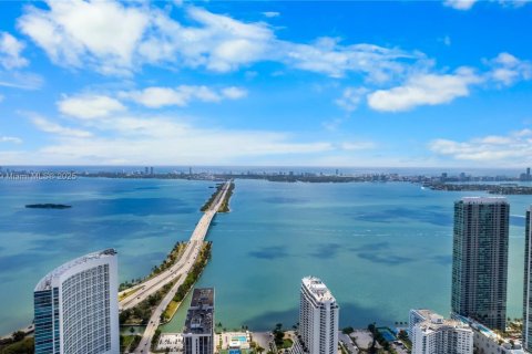 Copropriété à vendre à Miami, Floride: 2 chambres, 117.34 m2 № 1775849 - photo 1