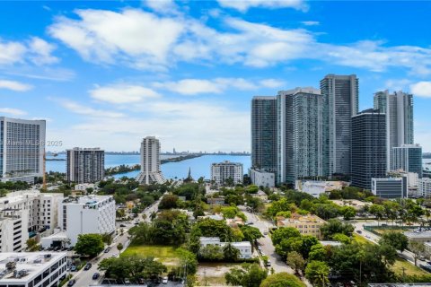 Copropriété à vendre à Miami, Floride: 2 chambres, 117.34 m2 № 1775849 - photo 3