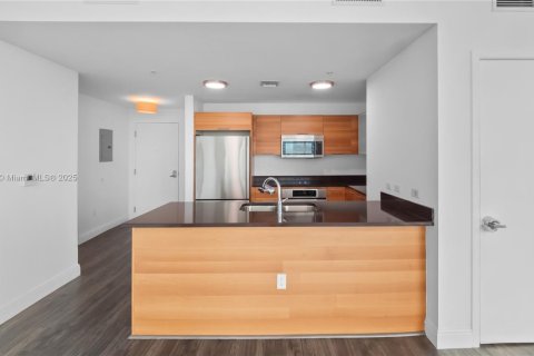 Copropriété à vendre à Miami, Floride: 2 chambres, 117.34 m2 № 1775849 - photo 15