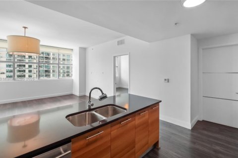Copropriété à vendre à Miami, Floride: 2 chambres, 117.34 m2 № 1775849 - photo 12