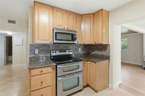 Villa ou maison à vendre à Tampa, Floride: 6 chambres, 310.67 m2 № 2239119 - photo 18
