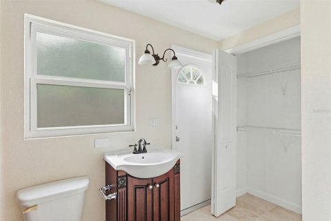 Villa ou maison à vendre à Tampa, Floride: 6 chambres, 310.67 m2 № 2239119 - photo 25