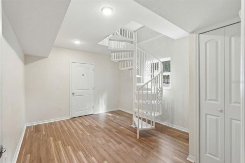 Villa ou maison à vendre à Tampa, Floride: 6 chambres, 310.67 m2 № 2239119 - photo 28