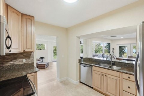 Villa ou maison à vendre à Tampa, Floride: 6 chambres, 310.67 m2 № 2239119 - photo 16