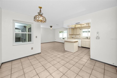 Купить виллу или дом в Холидэй, Флорида 6 комнат, 141.68м2, № 1883459 - фото 14