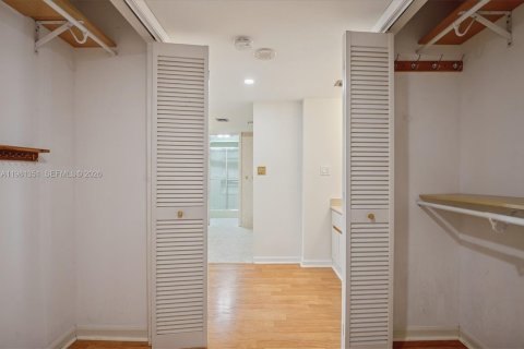 Condominio en venta en Hallandale Beach, Florida, 2 dormitorios, 131.92 m2 № 2049190 - foto 10