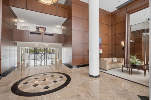 Condominio en venta en Hallandale Beach, Florida, 2 dormitorios, 131.92 m2 № 2049190 - foto 17