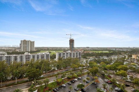 Condominio en venta en Hallandale Beach, Florida, 2 dormitorios, 131.92 m2 № 2049190 - foto 16