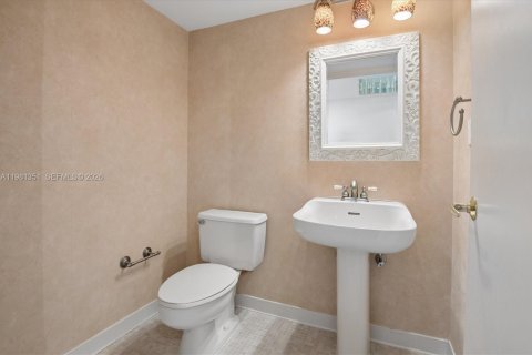 Condominio en venta en Hallandale Beach, Florida, 2 dormitorios, 131.92 m2 № 2049190 - foto 12