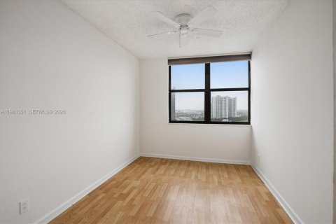 Condominio en venta en Hallandale Beach, Florida, 2 dormitorios, 131.92 m2 № 2049190 - foto 11