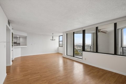 Condominio en venta en Hallandale Beach, Florida, 2 dormitorios, 131.92 m2 № 2049190 - foto 4