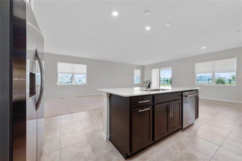 House in Orlando, Florida 4 bedrooms, 216.09 sq.m. № 2400274 - photo 15