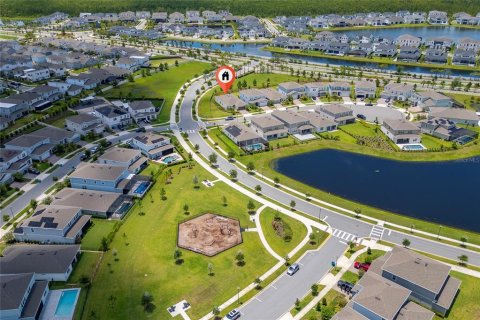 House in Orlando, Florida 4 bedrooms, 216.09 sq.m. № 2400274 - photo 5