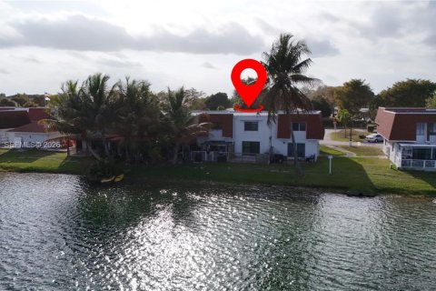 Снять в аренду кондоминиум в Майами, Флорида 3 спальни, 119.84м2, № 2031413 - фото 4