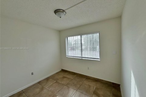 Снять в аренду кондоминиум в Майами, Флорида 3 спальни, 119.84м2, № 2031413 - фото 19