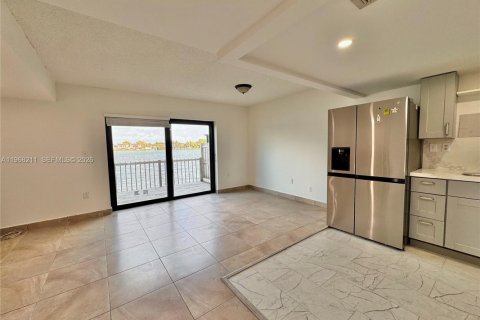 Снять в аренду кондоминиум в Майами, Флорида 3 спальни, 119.84м2, № 2031413 - фото 8