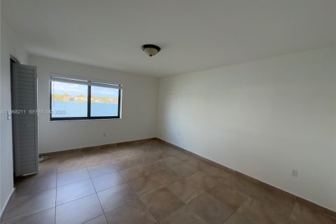Снять в аренду кондоминиум в Майами, Флорида 3 спальни, 119.84м2, № 2031413 - фото 13