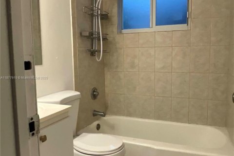 Appartement à louer à Miami, Floride: 22 chambres, 69.68 m2 № 1922848 - photo 8