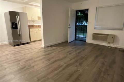 Appartement à louer à Miami, Floride: 22 chambres, 69.68 m2 № 1922848 - photo 5