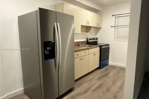 Appartement à louer à Miami, Floride: 22 chambres, 69.68 m2 № 1922848 - photo 6