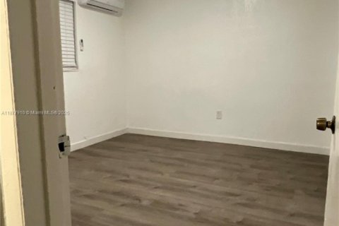 Appartement à louer à Miami, Floride: 22 chambres, 69.68 m2 № 1922848 - photo 14