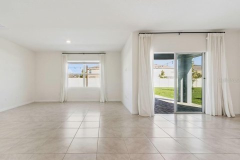 Купить виллу или дом в Маунт-Дора, Флорида 8 комнат, 171.5м2, № 2147879 - фото 9
