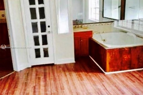 Casa en alquiler en Miami, Florida, 3 dormitorios, 119.84 m2 № 1971561 - foto 18