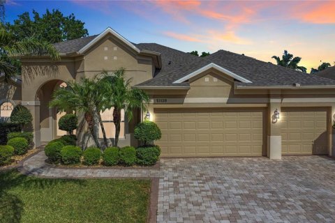 Casa en venta en Orlando, Florida, 5 dormitorios, 294.31 m2 № 1638235 - foto 1
