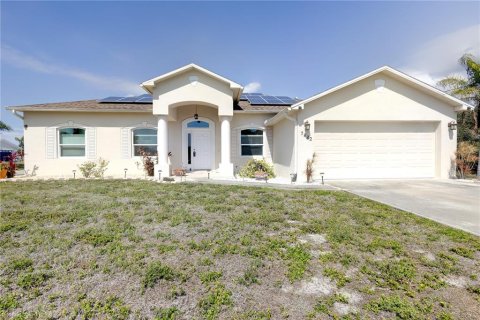 Villa ou maison à vendre à North Port, Floride: 3 chambres, 198.07 m2 № 1716545 - photo 1
