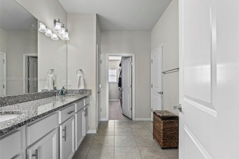 Купить таунхаус в Холливуд, Флорида 3 спальни, 164.25м2, № 2054400 - фото 29