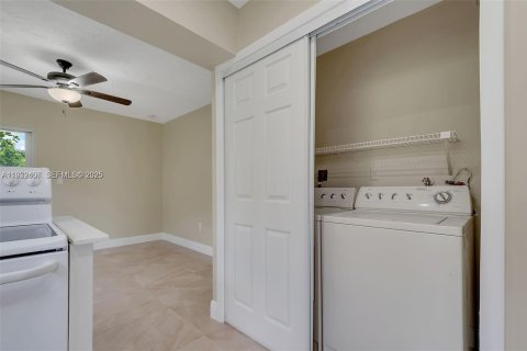 Снять в аренду виллу или дом в Катлер-Бей, Флорида 2 спальни, 98.1м2, № 1990862 - фото 10