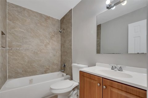 Снять в аренду виллу или дом в Катлер-Бей, Флорида 2 спальни, 98.1м2, № 1990862 - фото 16