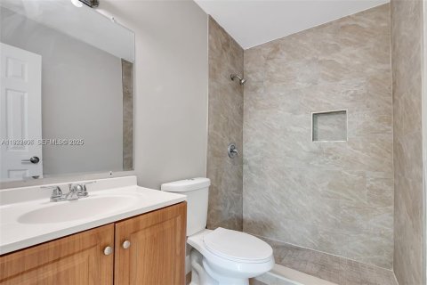 Снять в аренду виллу или дом в Катлер-Бей, Флорида 2 спальни, 98.1м2, № 1990862 - фото 17