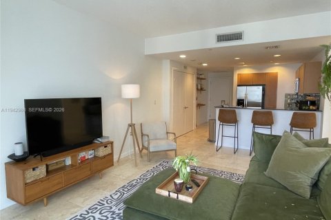 Copropriété à louer à Miami, Floride: 2 chambres, 101.08 m2 № 1999400 - photo 13