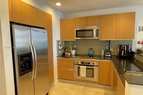 Copropriété à louer à Miami, Floride: 2 chambres, 101.08 m2 № 1999400 - photo 3