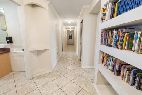 House in Bartow, Florida 7 bedrooms, 412.86 sq.m. № 2216716 - photo 9