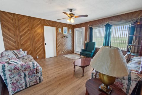 House in Bartow, Florida 7 bedrooms, 412.86 sq.m. № 2216716 - photo 3