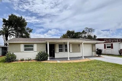 Villa ou maison à Port Richey, Floride 3 chambres, 102.19 m2 № 2312588