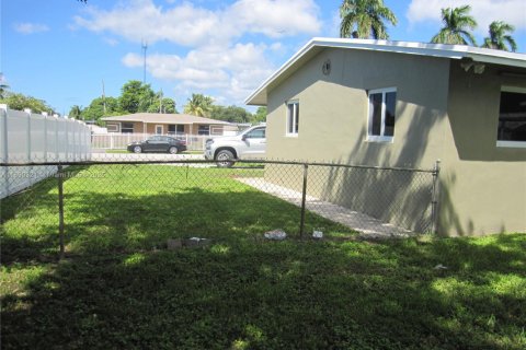 Villa ou maison à louer à West Park, Floride: 5 chambres, 209.03 m2 № 1946877 - photo 8
