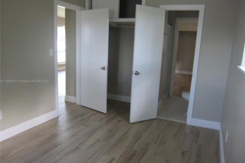 Villa ou maison à louer à West Park, Floride: 5 chambres, 209.03 m2 № 1946877 - photo 20