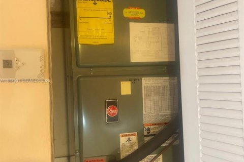 Купить кондоминиум в Майами, Флорида 2 спальни, 105.91м2, № 2045912 - фото 11