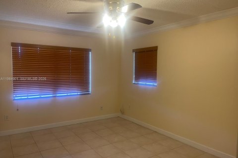 Купить кондоминиум в Майами, Флорида 2 спальни, 105.91м2, № 2045912 - фото 7