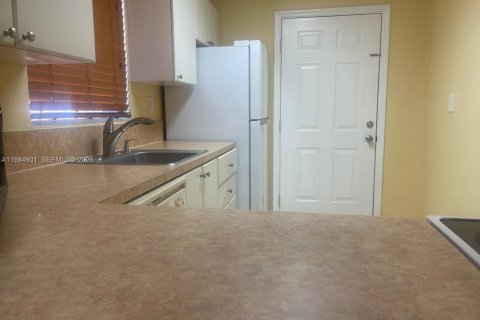 Купить кондоминиум в Майами, Флорида 2 спальни, 105.91м2, № 2045912 - фото 15