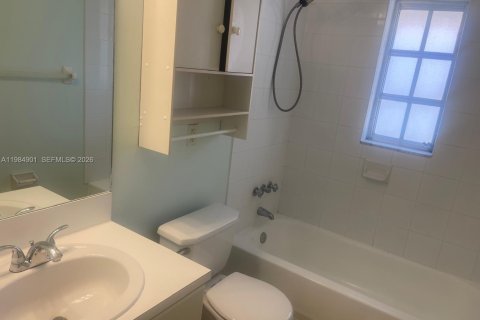 Купить кондоминиум в Майами, Флорида 2 спальни, 105.91м2, № 2045912 - фото 9